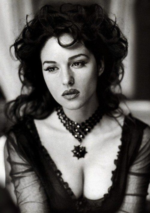 Monica Bellucci model